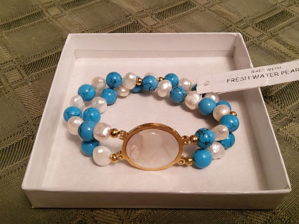 jewelry/ turq/mop/freshwater pearls stretch bracelet
