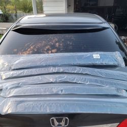 2005 Toyota metric, OR.. Pontiac vibe