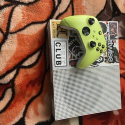 Xbox one S with controller