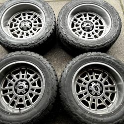 Wheels & tires 6x5.5 or 6x139.7