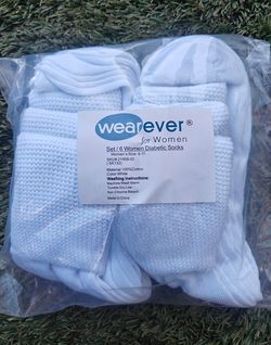 Women's Size 9-11 Diabetic Socks White