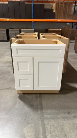 30" vanity cabinet clearance