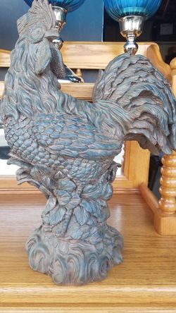 Large heavy rooster decor