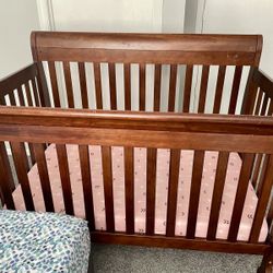 Baby 4-in-1 Convertible Crib 