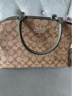 Large Authentic Coach purse excellent condition never used