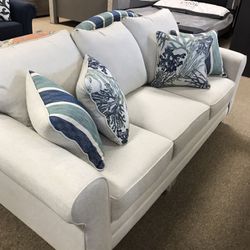 Fresh Stunning Nice Couch!