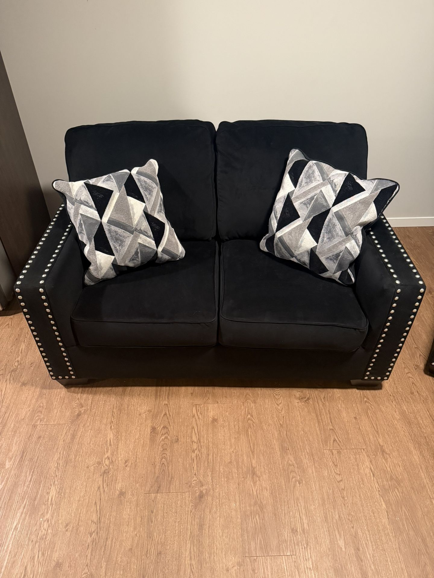2PIECE COUCH SET FOR SELL