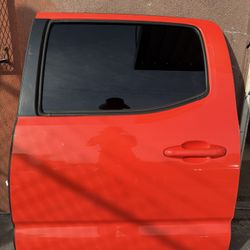 2016-2019-2021 Toyota tacoma rear door LH