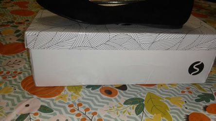 New in box flats size 6