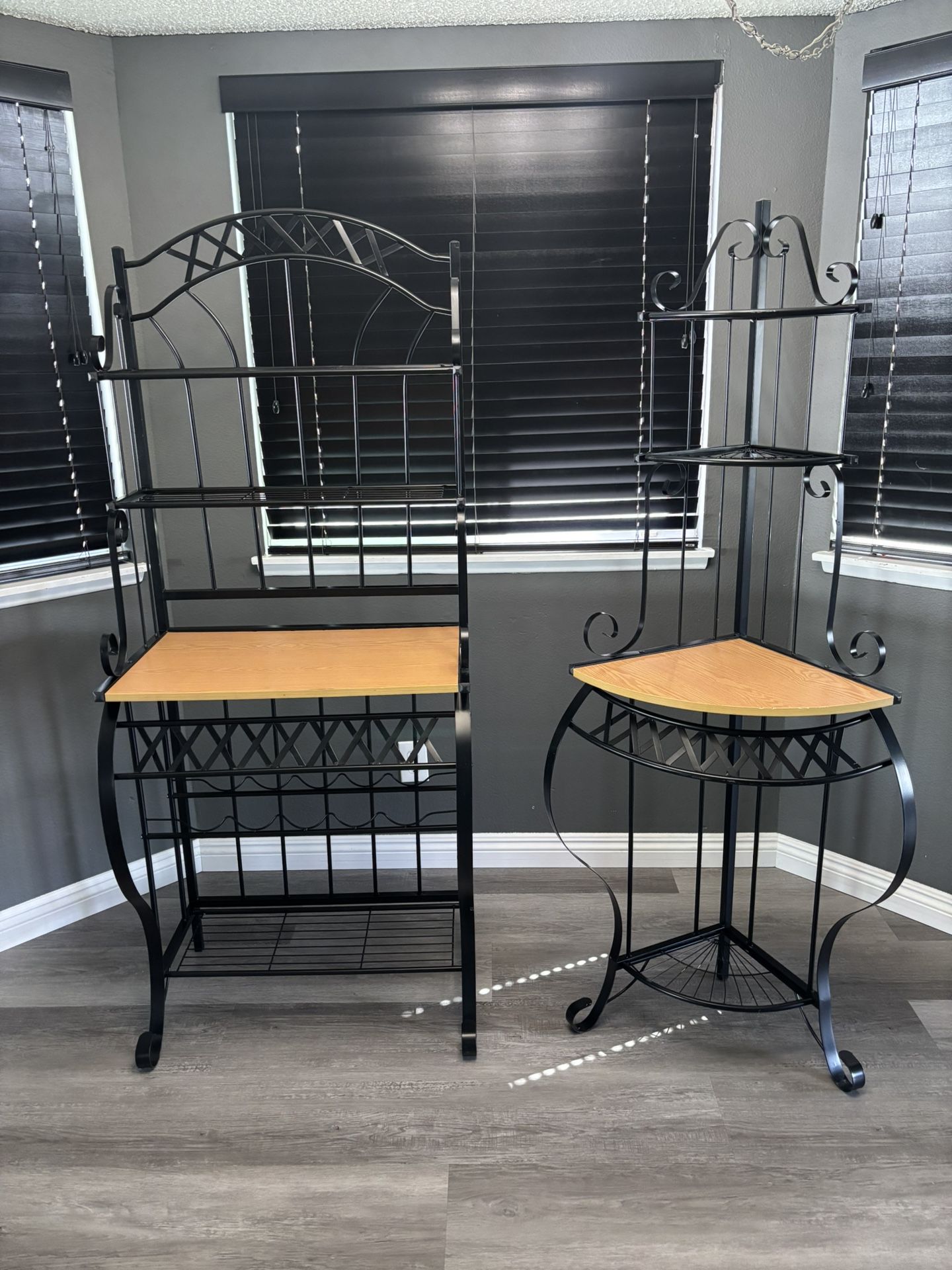 Matching Bakers Rack And Stand