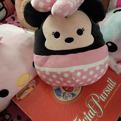 Minnie Mouse Plushie Pink
