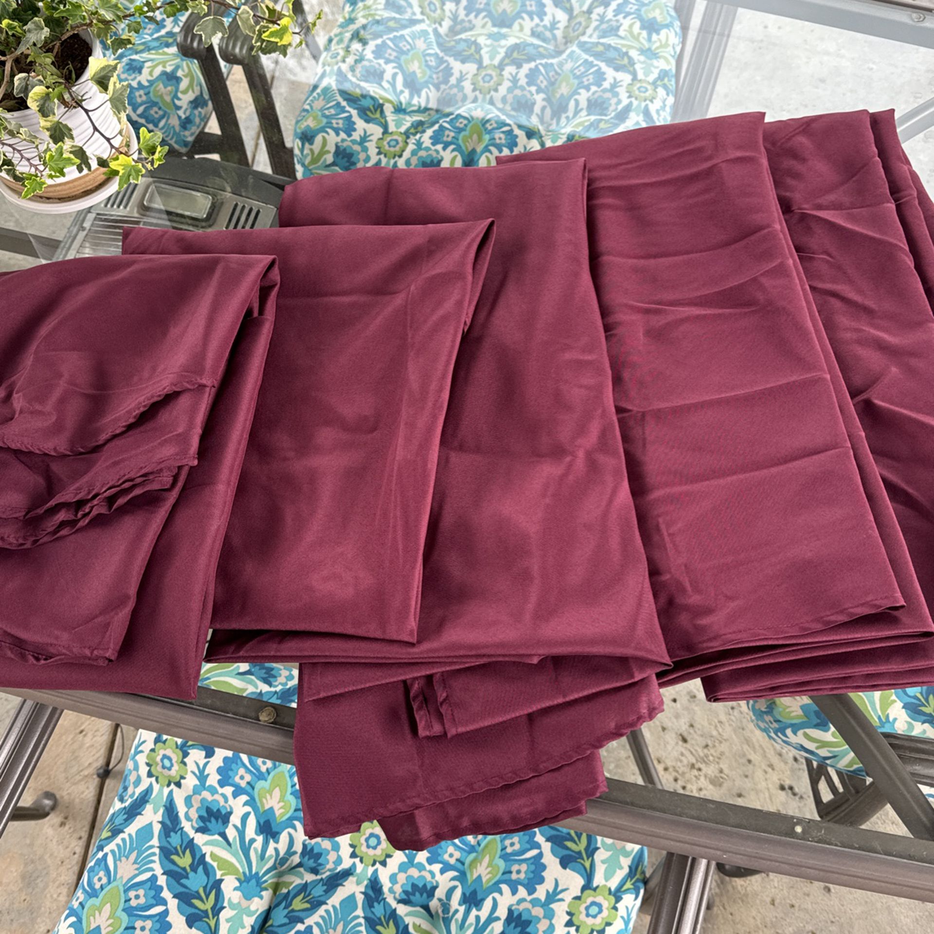 90” Round Burgundy Tablecloths
