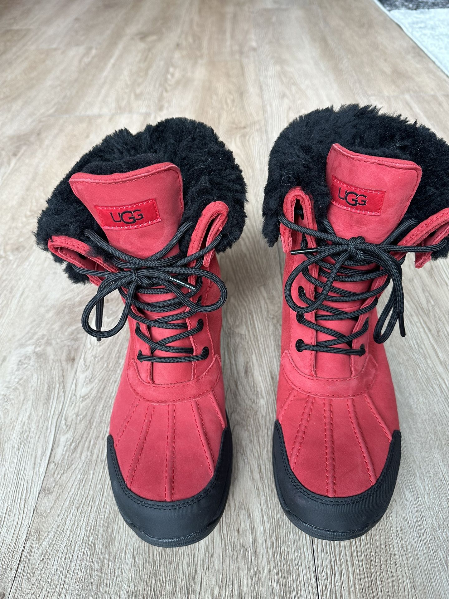 Men’s Red Ugg Butte Boots Sz 10