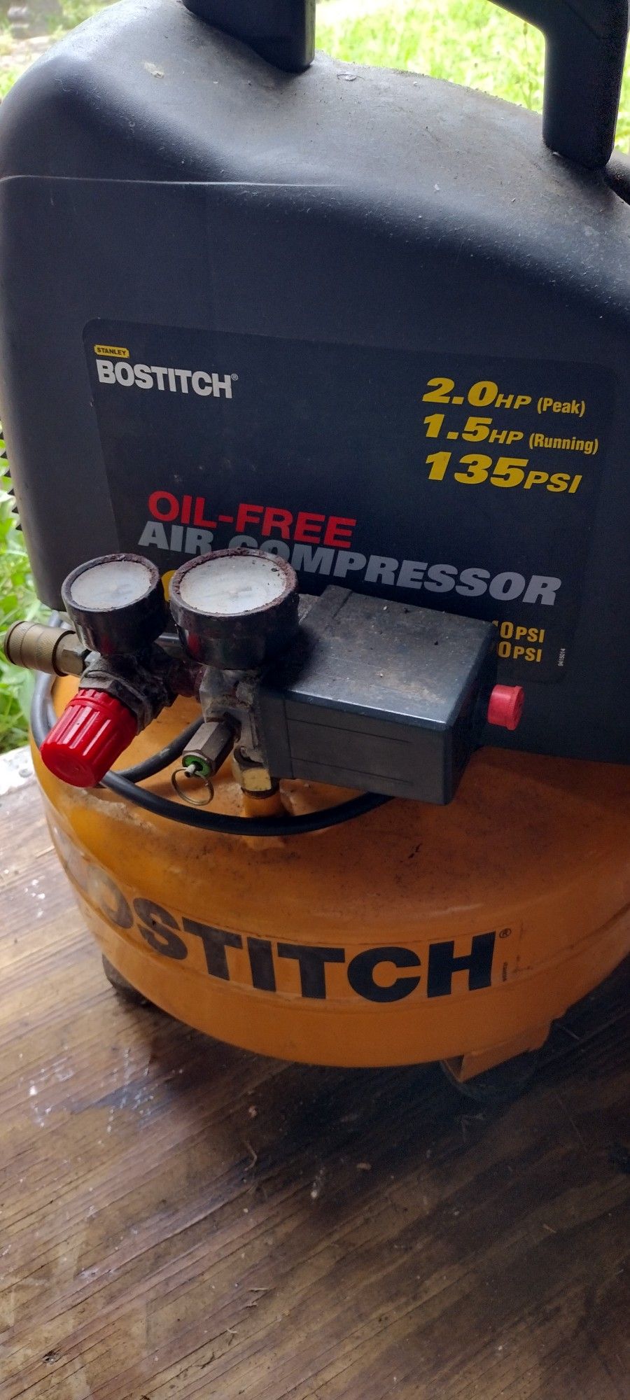 STANLEY-BOSTITCH 6-Gallons 135 PSI Air Compressor
