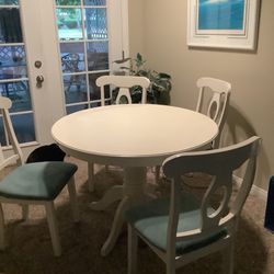 Pretty Dining Table And 4 Chairs