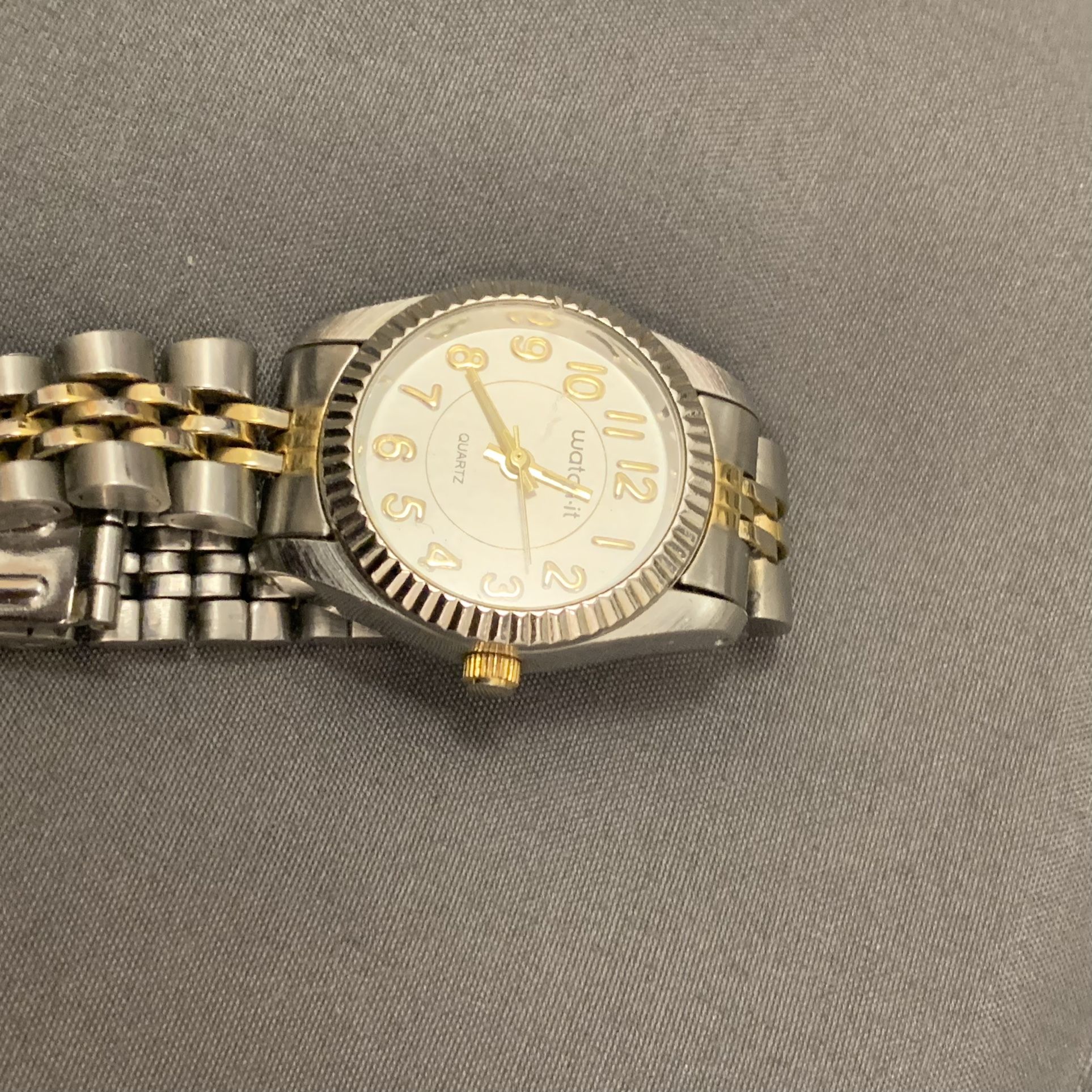 Womans “watch-it” Brand Watch Silver