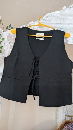 Front Tie