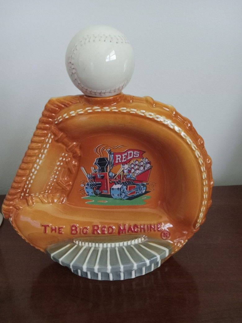 Vintage 1973 Hoffman Cincinnati Reds Baseball Decanter