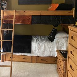 Junior Bunkbeds with Storage And Dresser