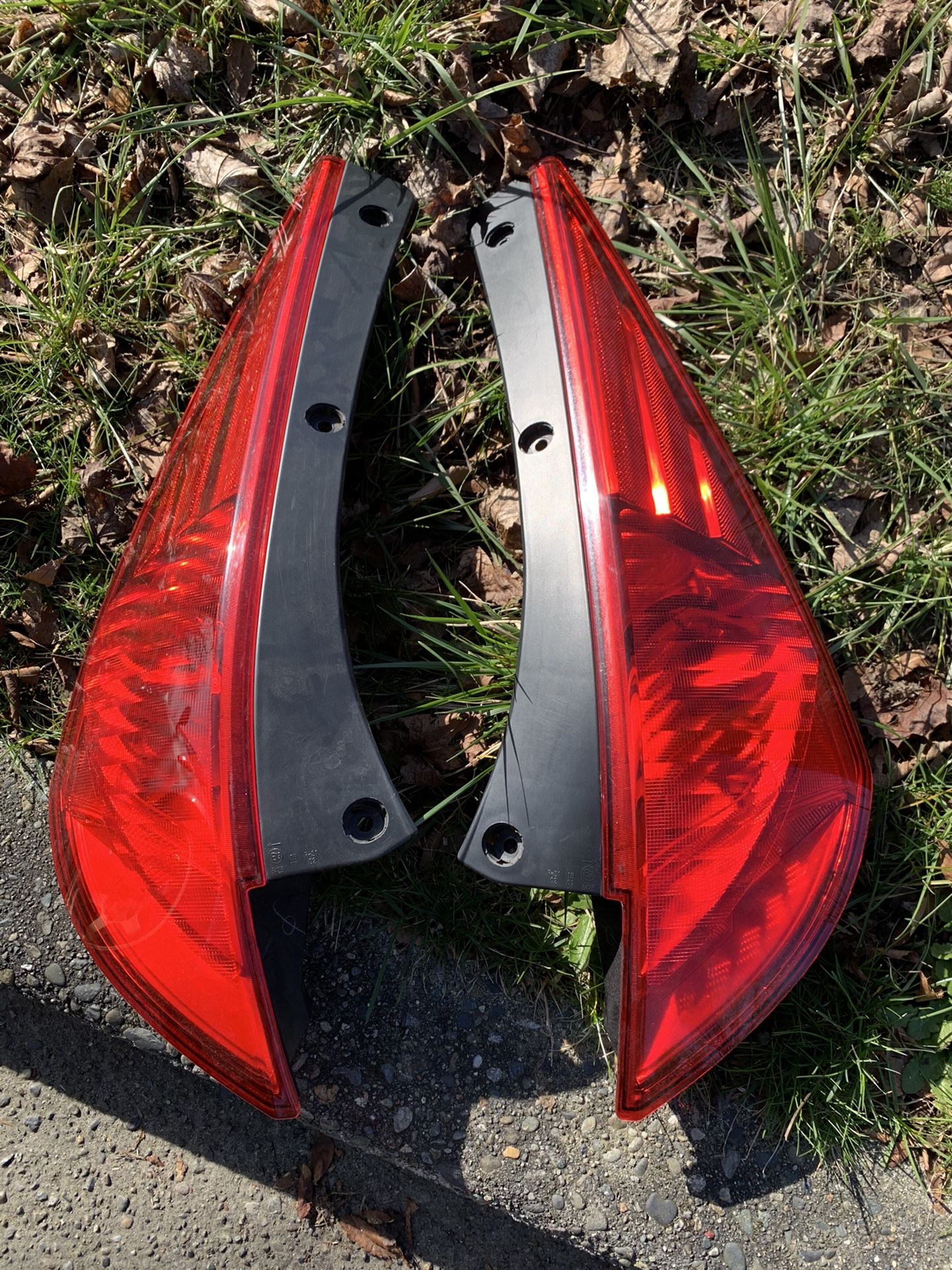 Nissan 350z OEM taillights