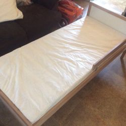 Children’s Bed Perfect For Your Son Or Daughter Pick Up In National City Ca Small Bed Kids Bed Children’s Bed 
