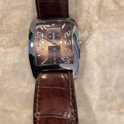 Guess Watch. Copper Face w Leather Band. Excellent Condition 