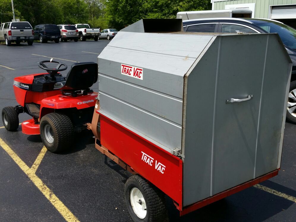 Simplicity Broadmoor 38 inch deck with Trac Vac catcher for Sale in