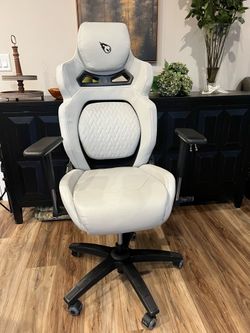 Gaming/office chair