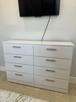 Comoda de 8 gavetas nueva