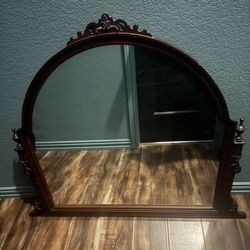 Vintages dresser mirror 36” x 44”