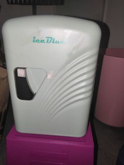 Mini refrigerator