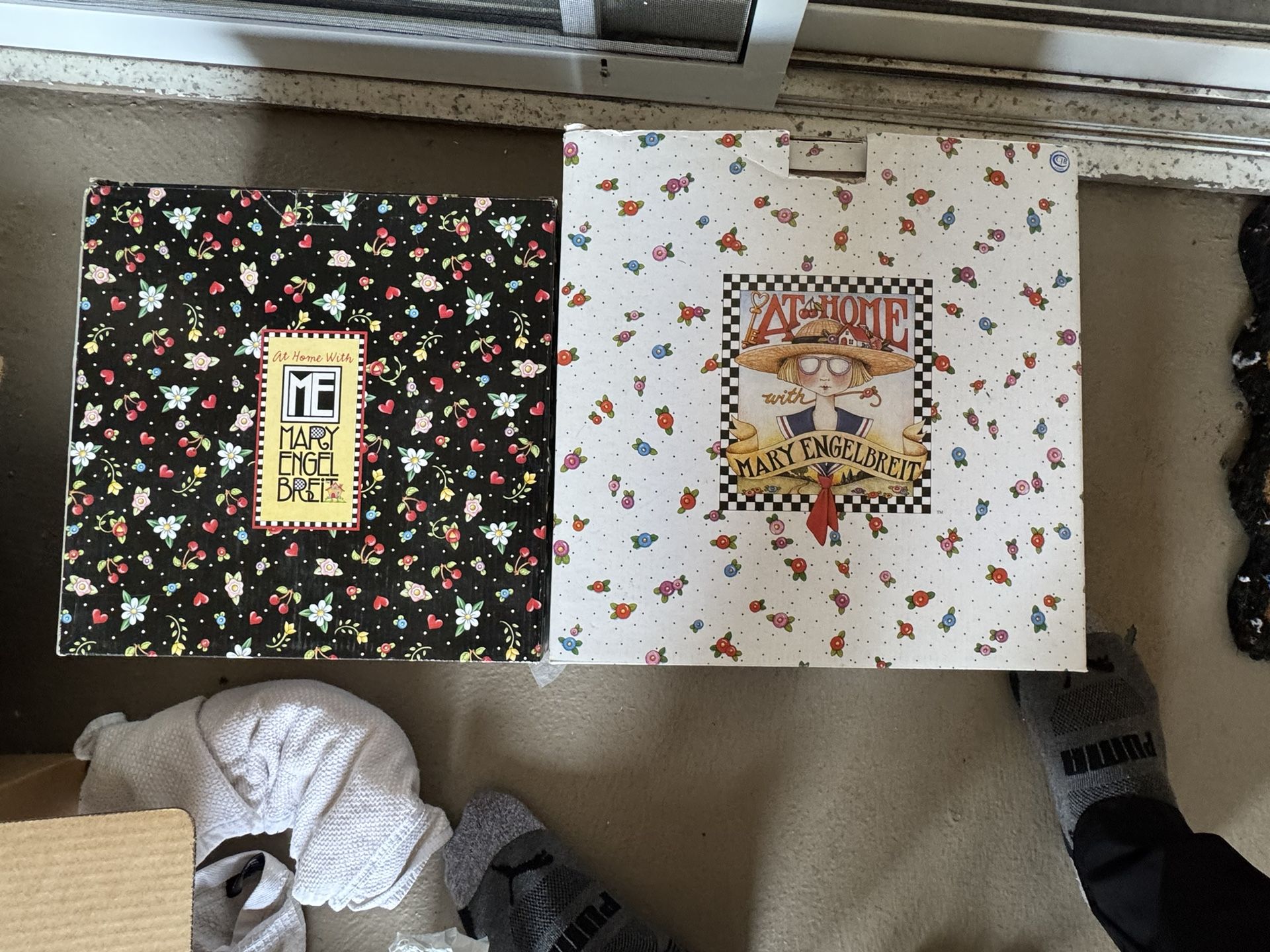 set of mary engelbreit bowl and cakestand