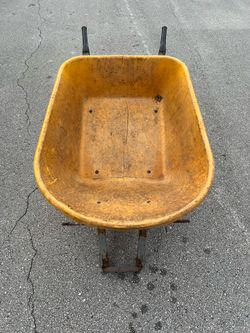 True Temper Wheelbarrow Frame Dual Wheel Axle and Tray