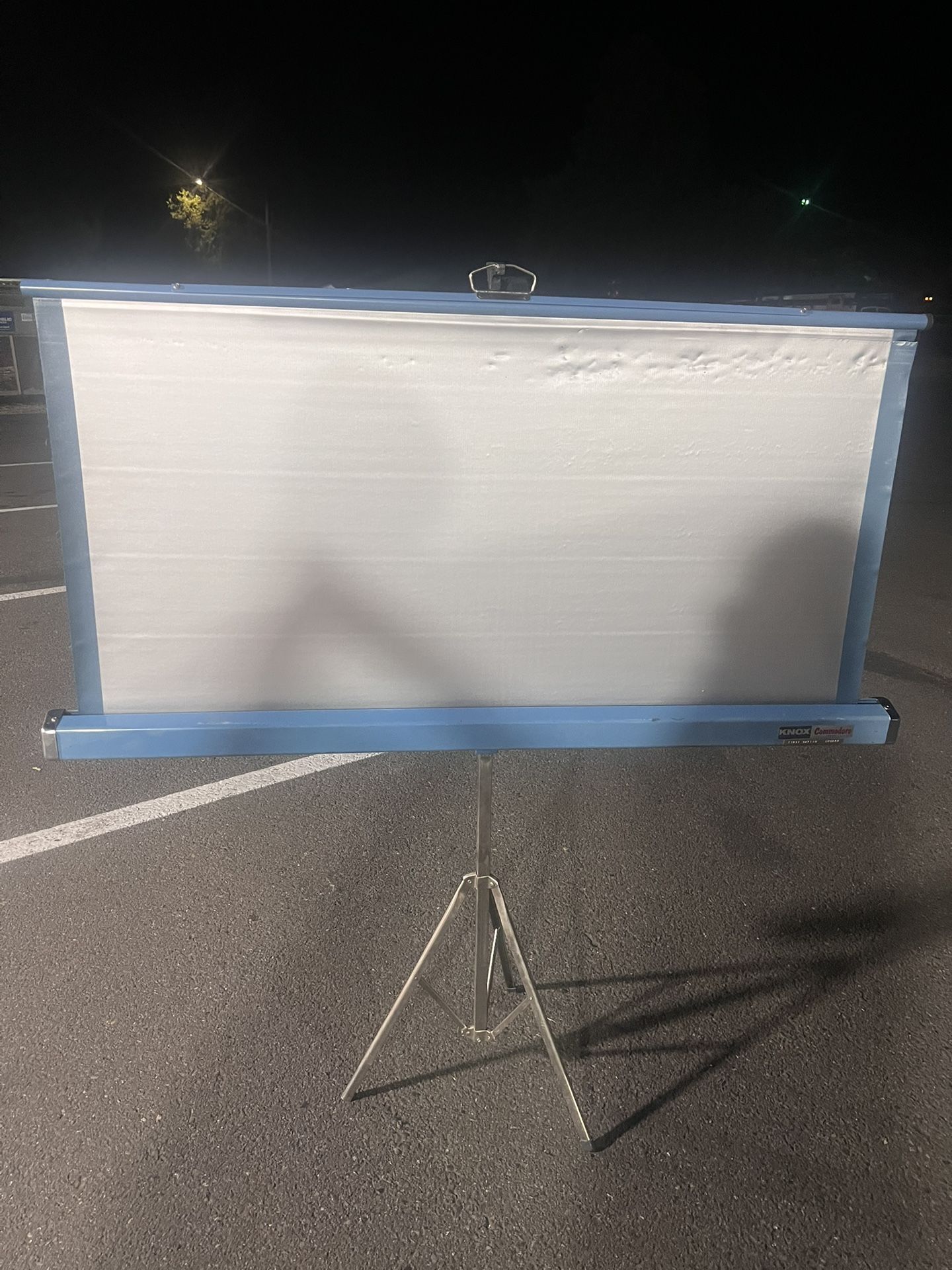 Portable Projection Screen