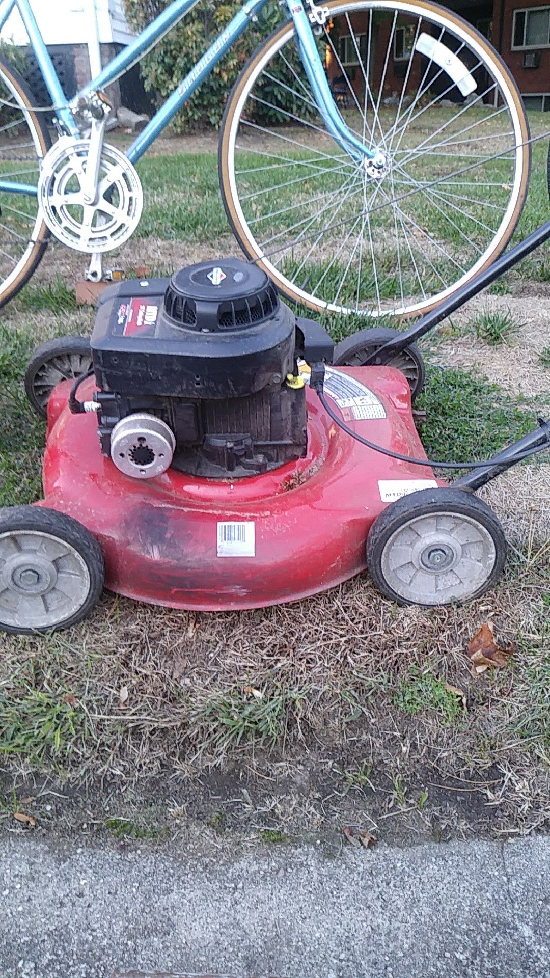 MTD 20 inch cutting lawn mower