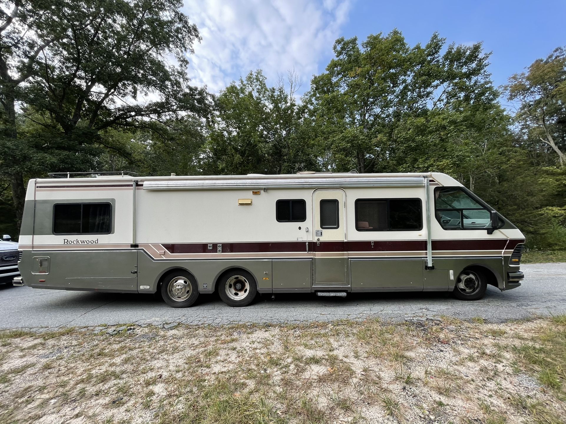 1989 Chevy Rockwood motorhome