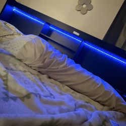 KING SIZE BED FRAME AND 9 In BOX BOARD