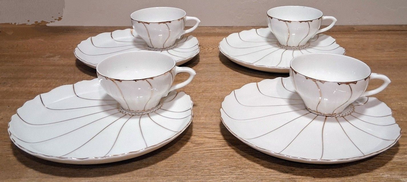 Set Of 4 Vintage Porcelain Snack Plates And Cups