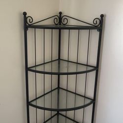 Corner Shelves 