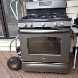 Free Natural Gas Range  *oven does not work*