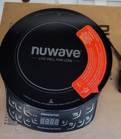 Nuwave Induction Cooktop w/ Pan - Never Used!