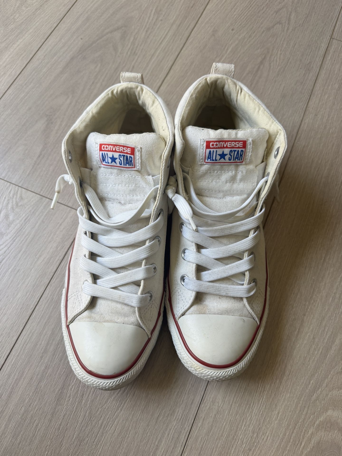 Converse All stars Size 9, Off White Color