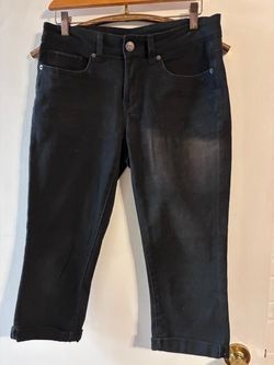 1324 Used Ladies Black Cropped Denim Jeans with Rolled Cuffs 8P. $5.00