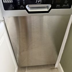 FREE Small Appliances Needs Repairs- Apartment RV size