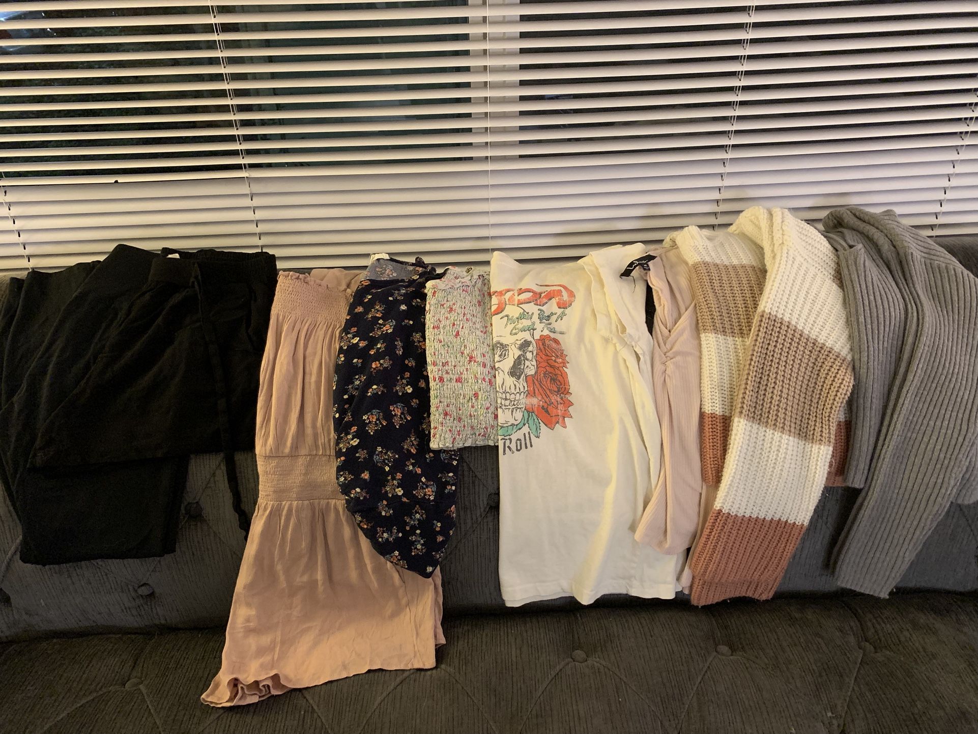 Juniors Clothing Bundle- M