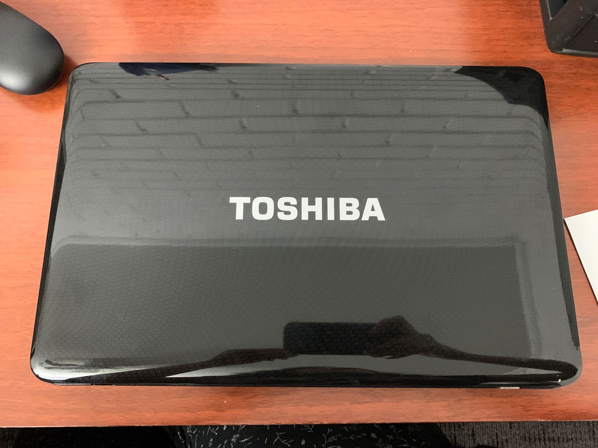 TOSHIBA Satellite i3 14.5” laptop like new