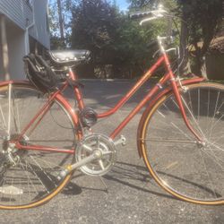 1975 Schwinn World Tourist Ladies 5-Speed Bicycle
