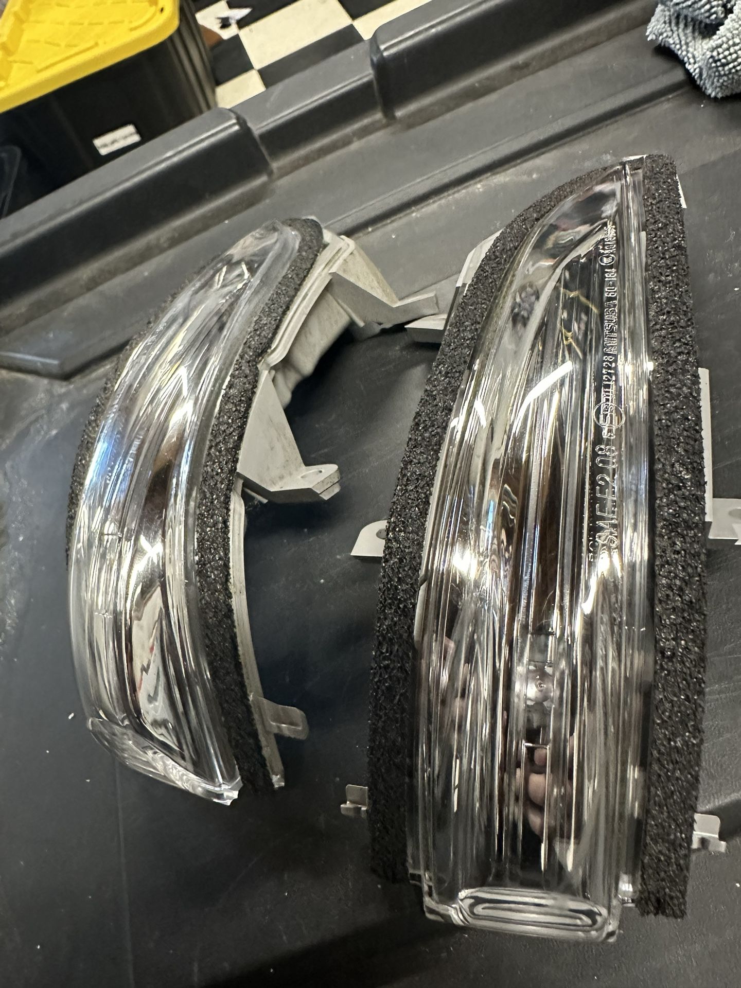 Lexus GX460 side mirror turn signal