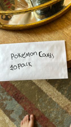 10 Pokémon Cards w/ 1 Full Art Illustration Card