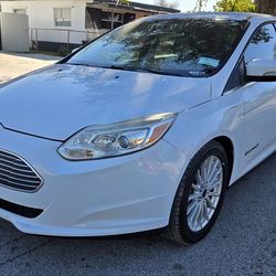 FORD FOCUS ELECTRIC.  /.        YEAR  2017